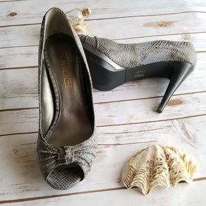 MODA SPANA Snake Skin Print Peep Toe  heels